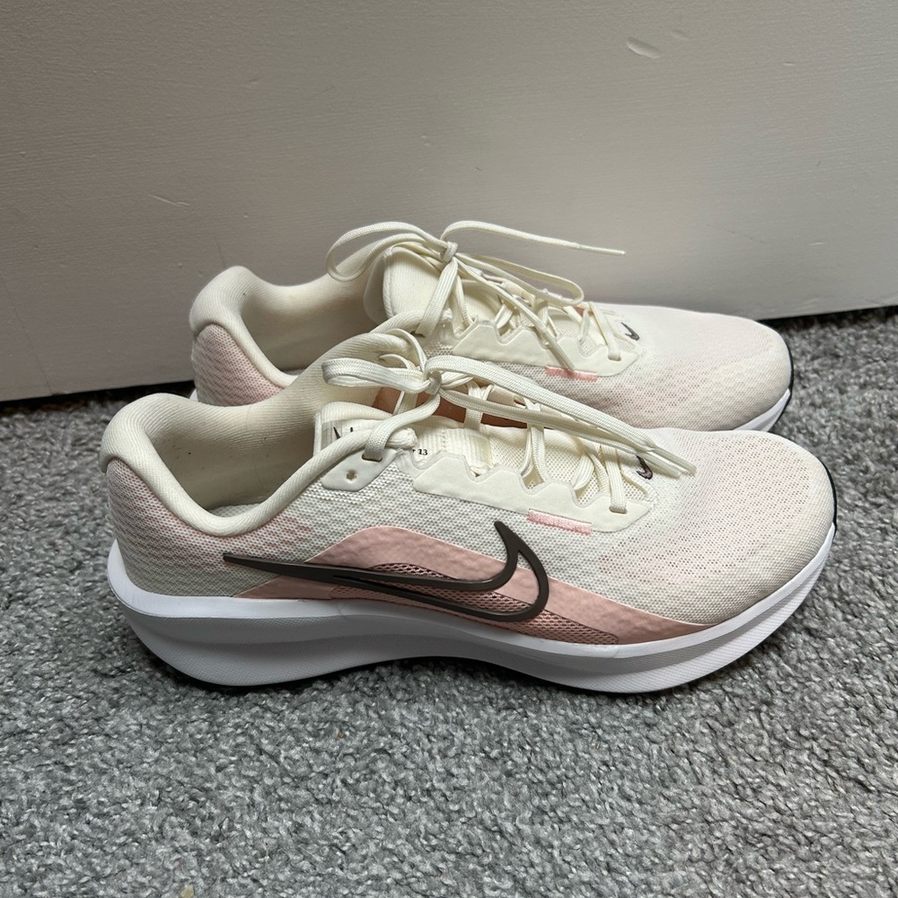 Nike Downshifter 13 Running Shoes - Size 10